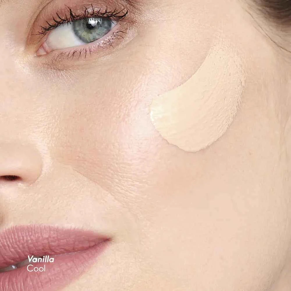 Age Defying Serum Boost Foundation SPF 12 +UVA Protection | Giordani Gold | brandzify | oriflame