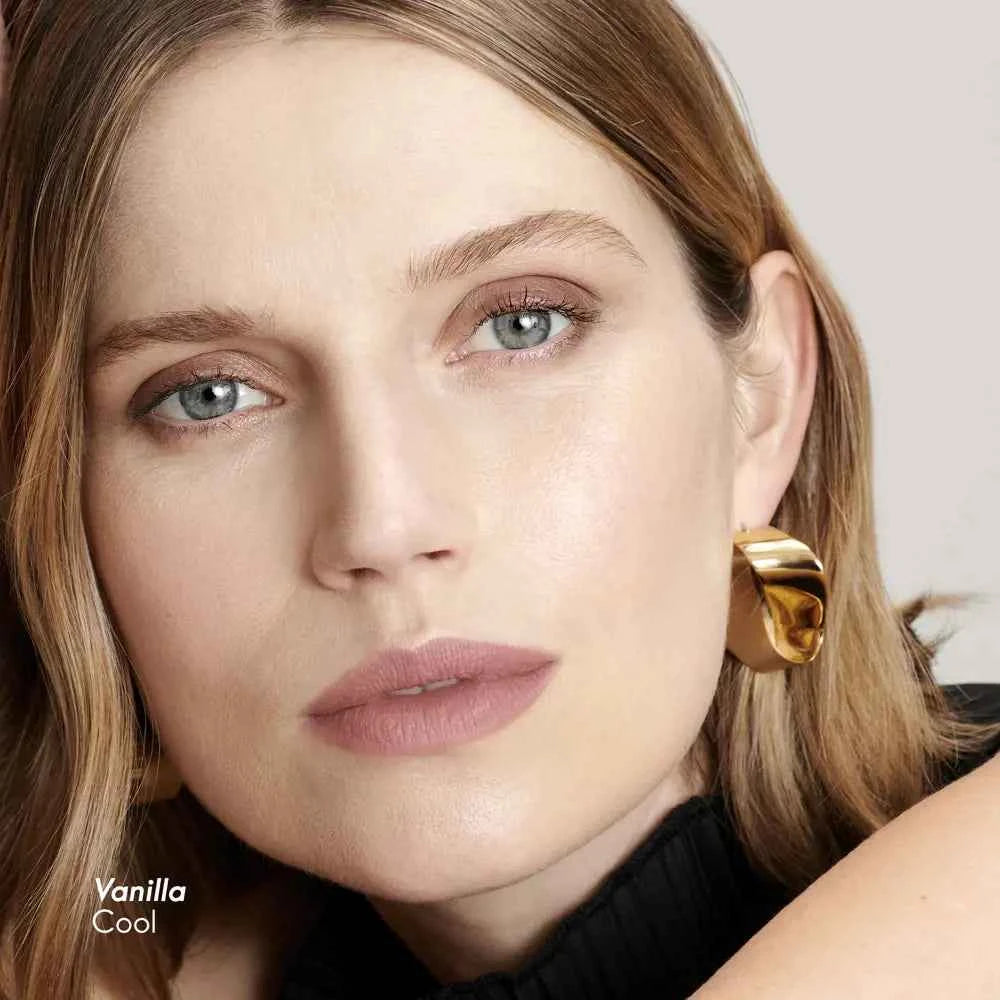 Age Defying Serum Boost Foundation SPF 12 +UVA Protection | Giordani Gold | brandzify | oriflame